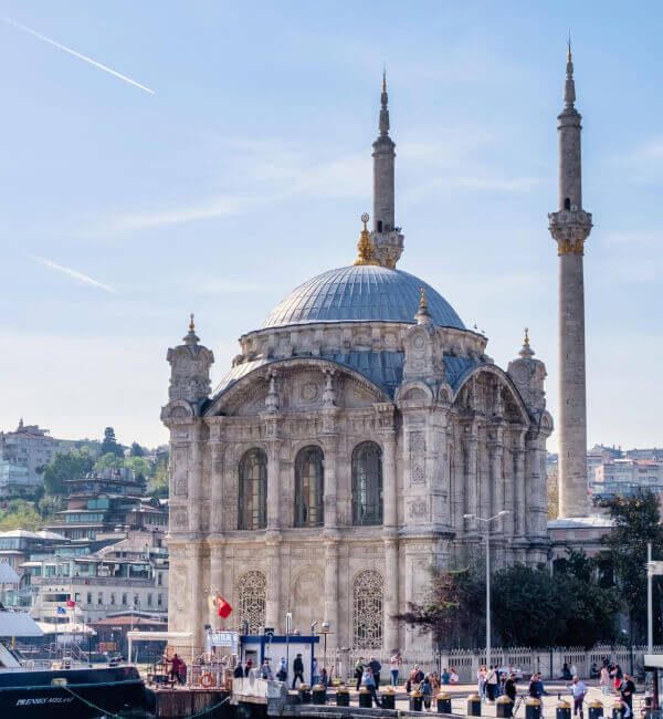 Enjoy The Beauty Of The Grand Medidiye Mosque